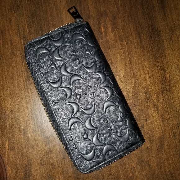 Coach wallet - Picture 1 of 2